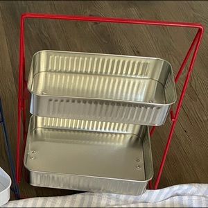 BP red and silver tier tray
